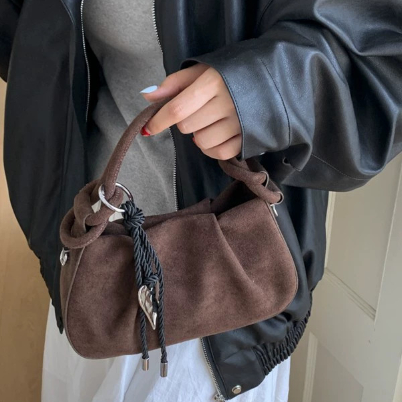 Interior Design Trends 2026 - Bolsas de Ombro Pequenas de Couro