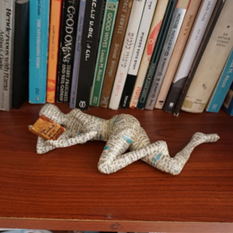 A mulher de leitura estátuas a - Interior Design Home Decor avaliação e preço